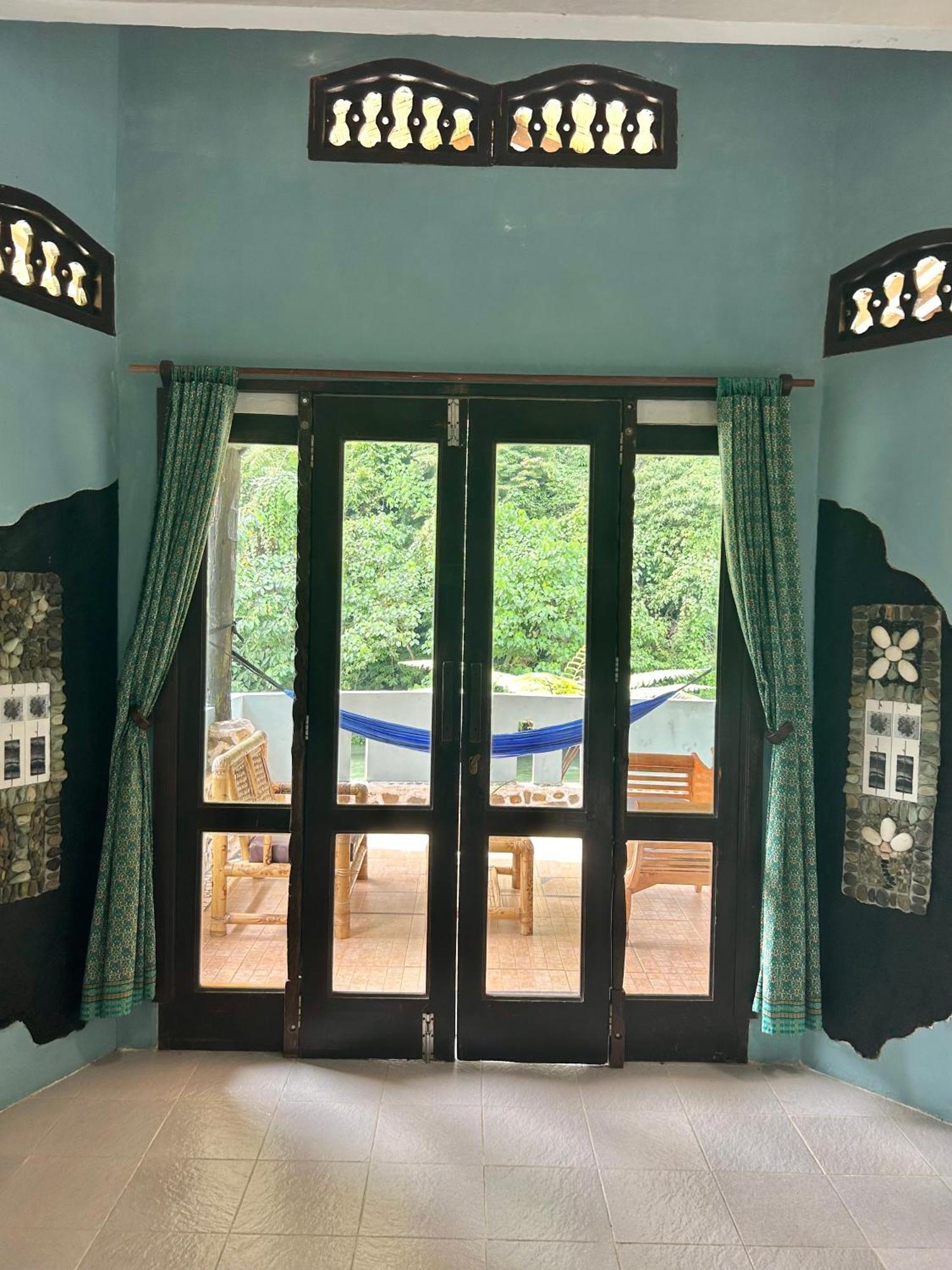 Aussie Inn Bukit Lawang Exterior foto